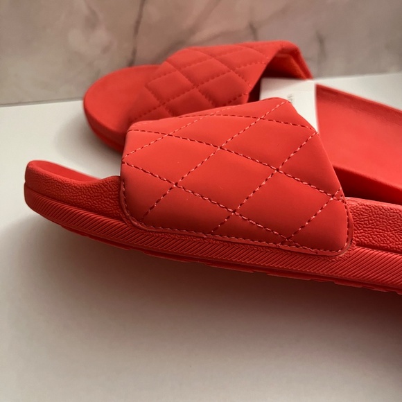 NWT Vera Bradley Cayenne Essential Slides Sandals Size 7-8 (Medium) - Picture 5 of 8